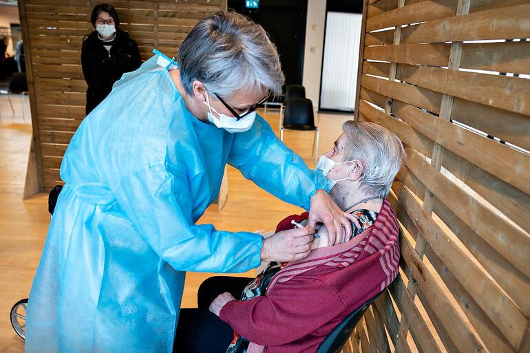 Bekymrede ældre er bange for at misse vaccine