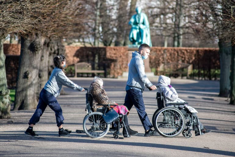 Opråb om hjælp til ældreplejen giver pote