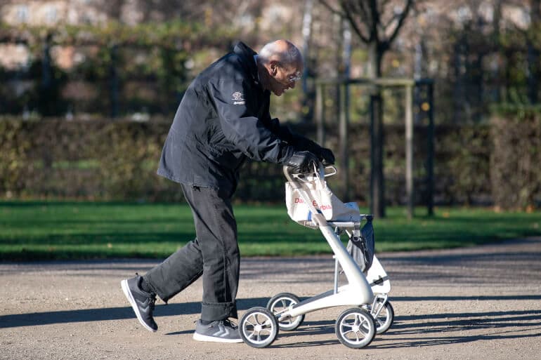 KL og regioner: Ny ældrelov og sundhedsreform bør tænkes sammen