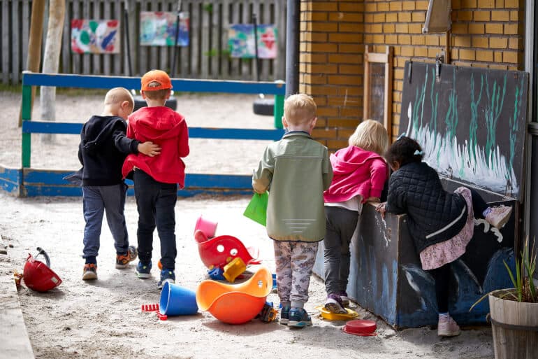 Kun syv ud af ti opslåede pædagogstillinger besættes af en uddannet