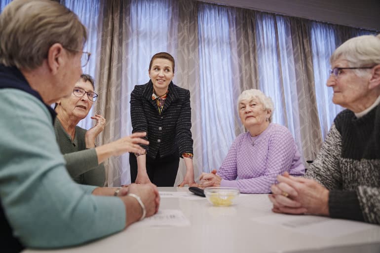 Regeringen: Nedlæg de 98 ældretilsyn og drop minuttyranni