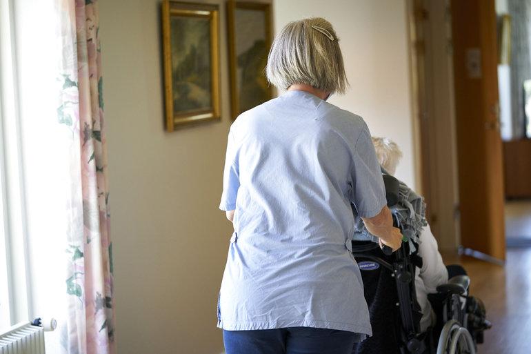 Mangel på sygepleje i ældreudspil får kritik