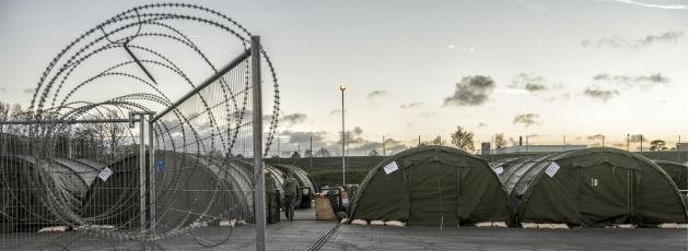 Militæret melder sig klar til at bevogte flygtningecentre